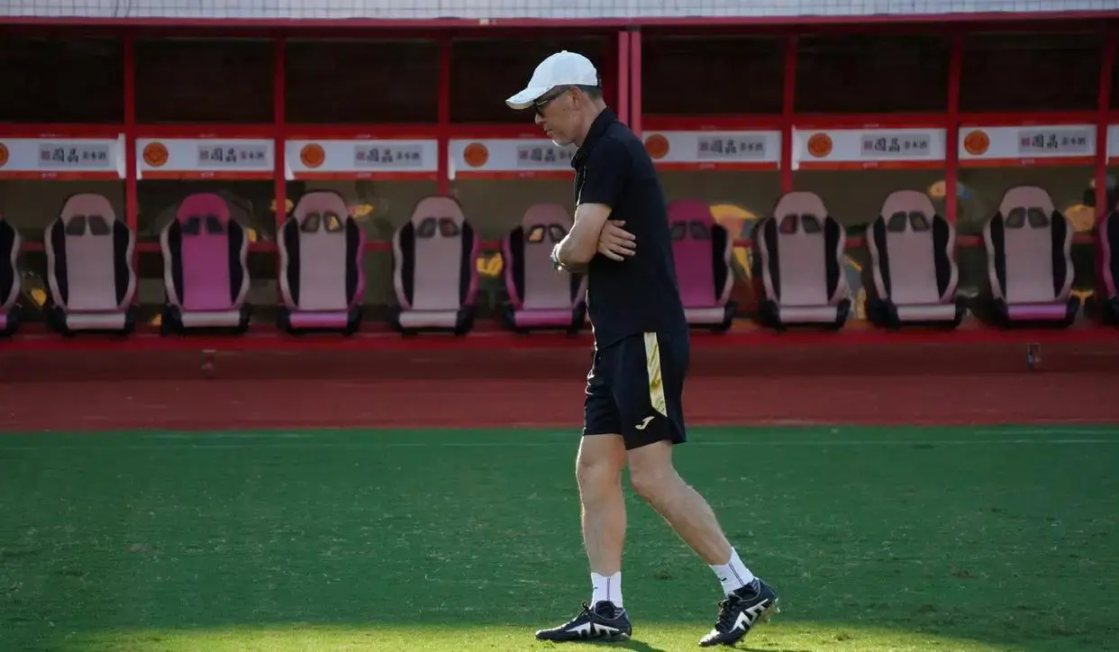 天博体育深度解析 - 张外龙表态愿意续约,黄希扬展现忠诚,重庆铜梁龙应聚焦青年才俊保级 | 天博体育